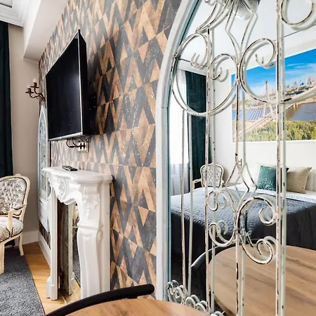 Centre In One By Bookinghost *