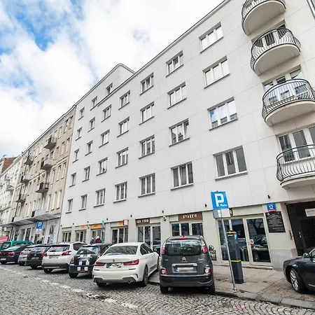 Centre In One By Bookinghost Apartment